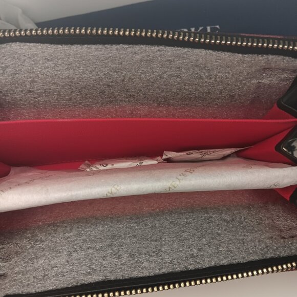 DOONEY & BOURKE TUCKER LG ZIP AROUND WRISTLET PLAID CROSSBODY - Picture 4 of 8